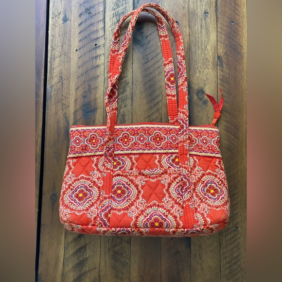 Vera Bradley paprika pattern shoulder-bag 🧡❤️ - Picture 1 of 3